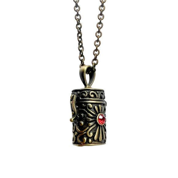 Vintage-Inspired Gold and Red Locket Necklace - Picture 1 of 13